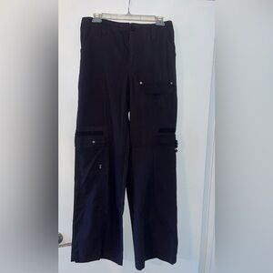 New with tag
Forever 21 Black Cargo Pants